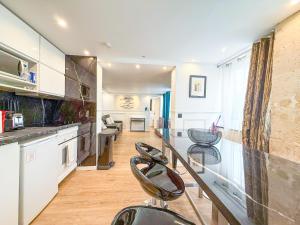 113 - Urban Vuitton Lemoine