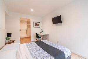 Insurgentes Area APT Balcony, Outdoor Lounge