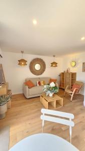 Appartements Splendide Studio parking clim terrasse : photos des chambres