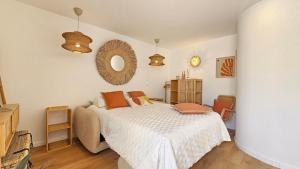 Appartements Splendide Studio parking clim terrasse : photos des chambres