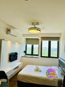 5 Star Comfort Riveria City KL Sentral 2pax 2pax infinity pool