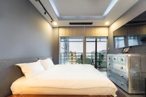 Sailing Tower City Central Apartments