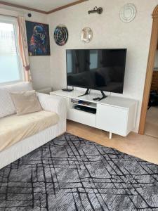 2 Bedroom Mini Lodge near the beach