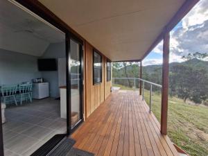 Cosy Quiet Retreat and Stunning Valley Views