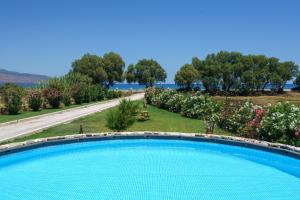 New Beachfront villa Six Stars in Chania,close to the beach & amenities