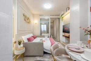 LotusPod 1BR Penthouse at Cebu Park Residences - FREE Parking, Near Ayala, IT Park, IEC Convention