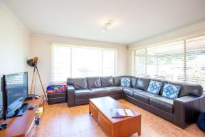 Family Beach Escape Walk to Town & Beach