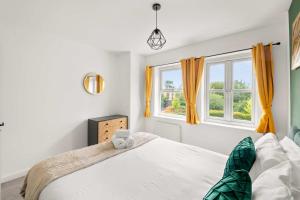 Spacious 3 Bed House in Reading by Amber Stays, Perfect for Business & Contractors, FREE Parking!