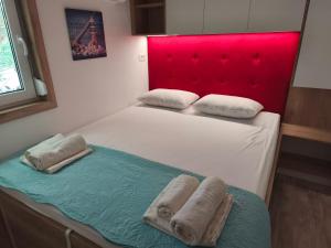 Sunrise Wellbeing mobile home for mindful, vegetarian, active rest, just 35 meters from the sea