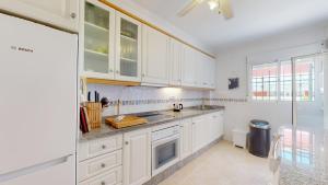 Immaculate Villa with sea views!