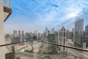 Modern 1BR apartment in Burj Crown
