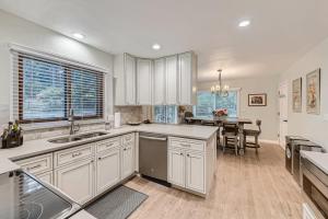 Mountainside Escape EV Charger, Patio & Views