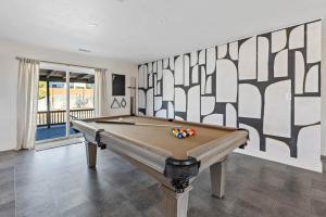 Hot Tub Pool Table Bocce Court Mountain Views