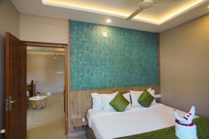 Sreepathi Prayag 11 Service Apartment