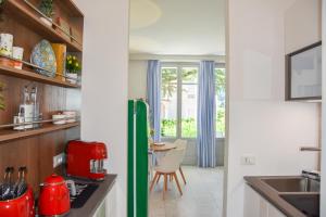 Cozy apartment on the lake, with pool, terrace and free parking - Casa Felice