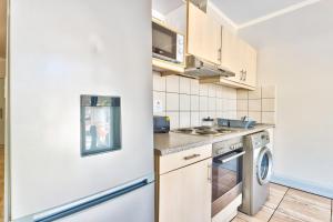 1 Bedroom Apartment in Four Seasons