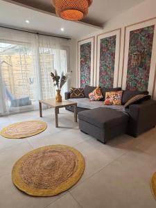 Appartements 2 Bed House, Parking and Courtyard, Villemomble, Paris : photos des chambres