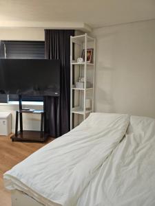 BOBO HOUSE in Hongdae # just 2min # Panorama City View