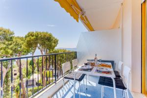 LE BOIS JOLI AP4477 By Riviera Holiday Homes