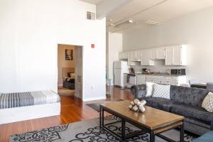 Greely Gaslamp - Loft w Parking & 4 Beds #301