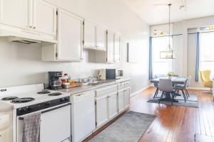 Greely Gaslamp - Loft w Parking & 4 Beds #301