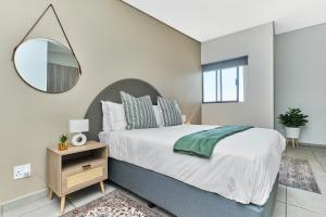 Sunny Rosebank Apartment - Leisure or Business