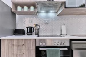 Sunny Rosebank Apartment - Leisure or Business