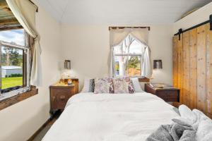 Scribbly Gum Cottage -Rustic Picturesque Romantic