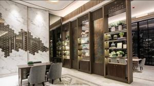 Ayane with KING size bed at Benson Apartment