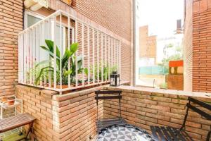Colorful With Cozy Terrace In Gracia