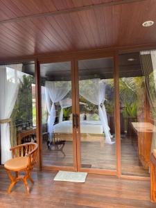 Aura Cendana Hill Sidemen