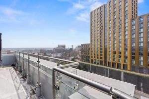 Central Leeds Penthouse 2Bed 2Bath Arena