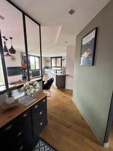 Appartements L-ECRIN TRIANGLE D-OR - 2 Chambres - Balcon - Parking Prive : photos des chambres