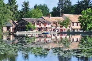 B&B / Chambres d'hotes Le domaine de l-etang : photos des chambres