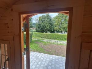Schlaf-Fässer am Campingplatz Lienheim