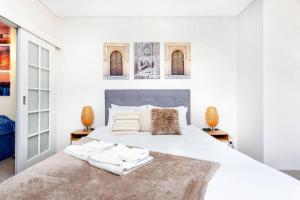 404 Big Beautiful One Bed & Balcony