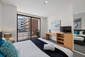 304 Superior 1BR big beautiful for 2