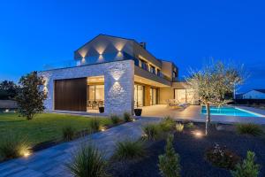 Villa D&L Kringa by Istrialux