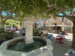 Maison de Vacances Provençale " Les Volets Verts "