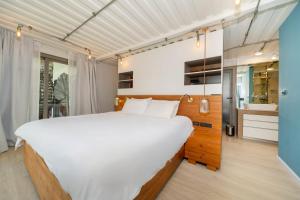 Contemporary Eden - Villa Jeladore, 5BR, Garden & Pool, near Laguna