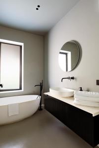 Villa Monterosso, Acicastello