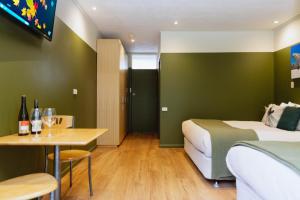 The Bright Motor Inn