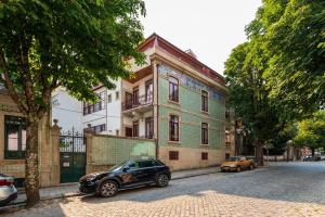 Central Porto Hideaway with Sunny Terrace by Lisbeyond