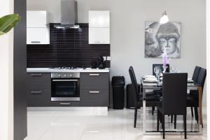 Beautiful 3BR w Private Jacuzzi by Arco Collection