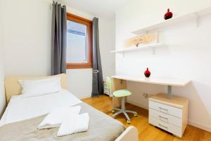Fructus Plaza ULTRACENTRAL ApArt Hotel - DeLuxe Apartment with Free Parking and Big Balcony