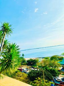 Studio Unit at Grand Riviera Suites in front of US Embassy