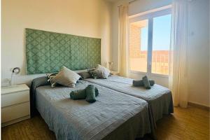 Casa Playa de la Concha by Rental Hero