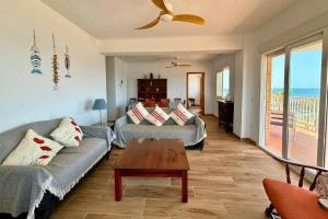 Casa Playa de la Concha by Rental Hero