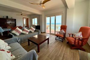 Casa Playa de la Concha by Rental Hero