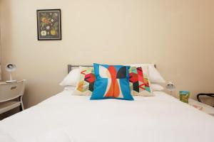 Chic Bath Flat for Couples